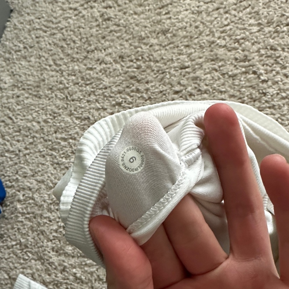 Lululemon White Ribbed Long Sleeve Top- GREAT condition!! Built in bra! - Picture 7 of 7